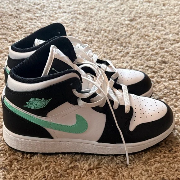 Nike Jordan’s - Picture 4 of 4